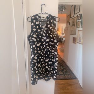 Floral sleeveless mini dress with pockets